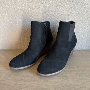 TOMS Sadie Suede‎ Wedge Booties – Black – Size 7